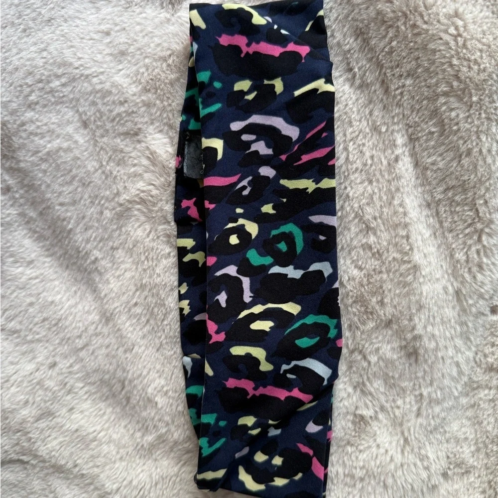 2/$20 ✨NWOT Sweaty Betty Power Headband 2.0 Blue Rainbow Leopard Print